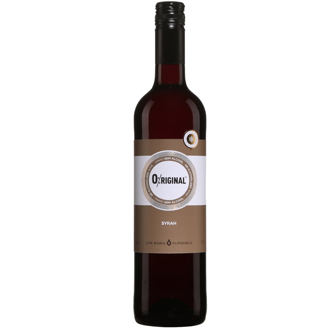 A strong aroma of plum, cherry and blueberries is followed by a flavour profile that is light, soft, fruity. Produced from the grape variety Syrah and craft using traditional winemaking methods, the alcohol is gently removed by a physical process while preserving the wine´s delicate aromas and flavours.
